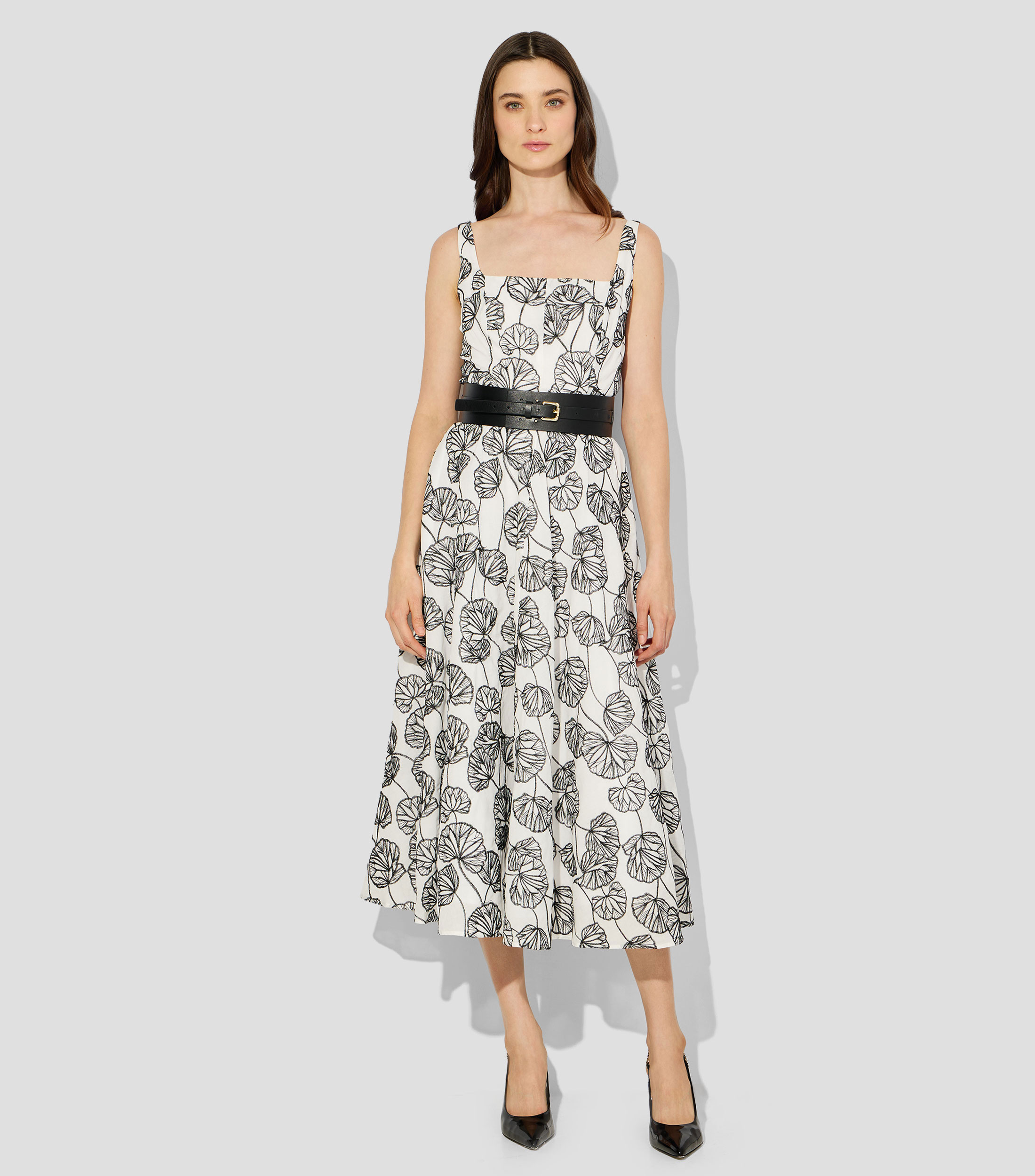 Vestido midi con bordado Mujer